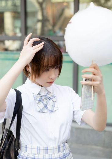 女大学生的沙龙室免费看_BD免费视频大全